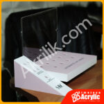 display akrilik